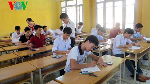 571,000 students sit tertiary entrance exams