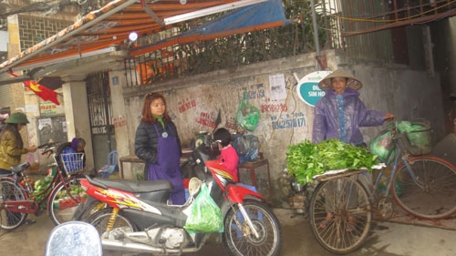 Everyday struggles of poor women in Hanoi
