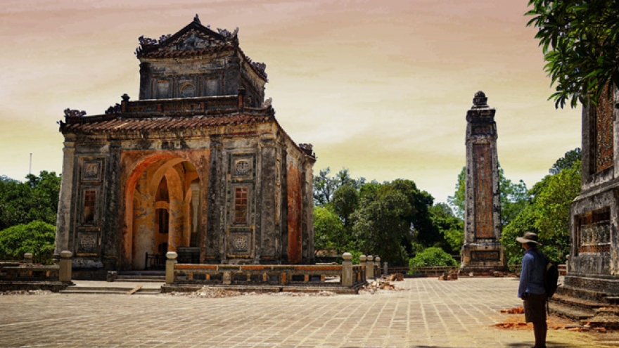 Classical beauty of Tu Duc Tomb as captured by foreigners