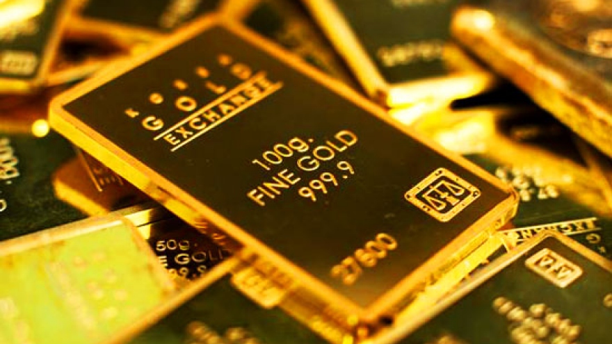 Gold prices hit new peaks in domestic and global market
