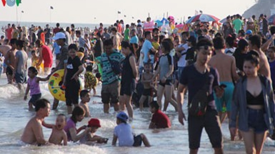 Domestic tourism market picks up, destinations overcrowded