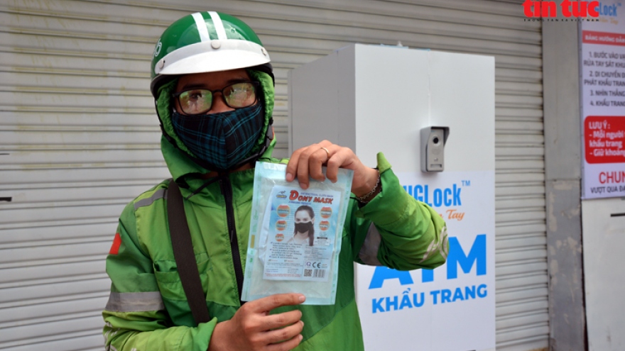 Free ‘face mask ATM’ comes into operation in Ho Chi Minh City