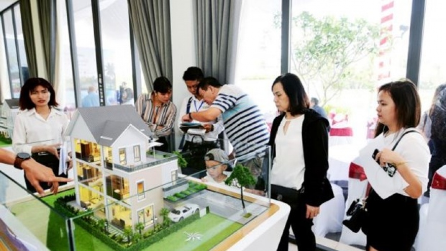 Experienced investors still interested in property market: experts