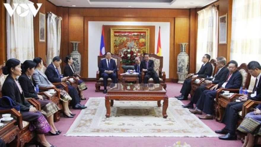 Senior leaders of Laos congratulate Vietnam ahead of National Day