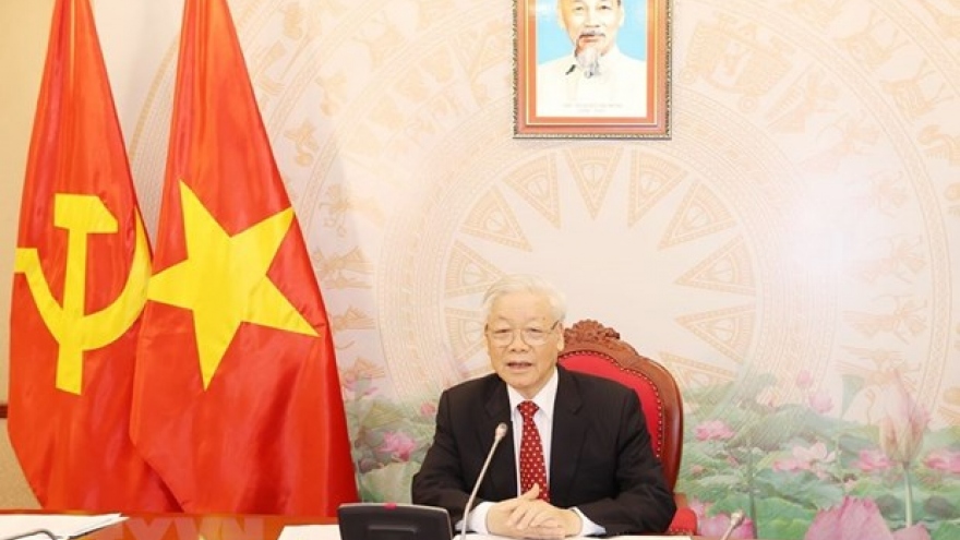 Top leaders of Vietnam, China agree to step up result-oriented cooperation