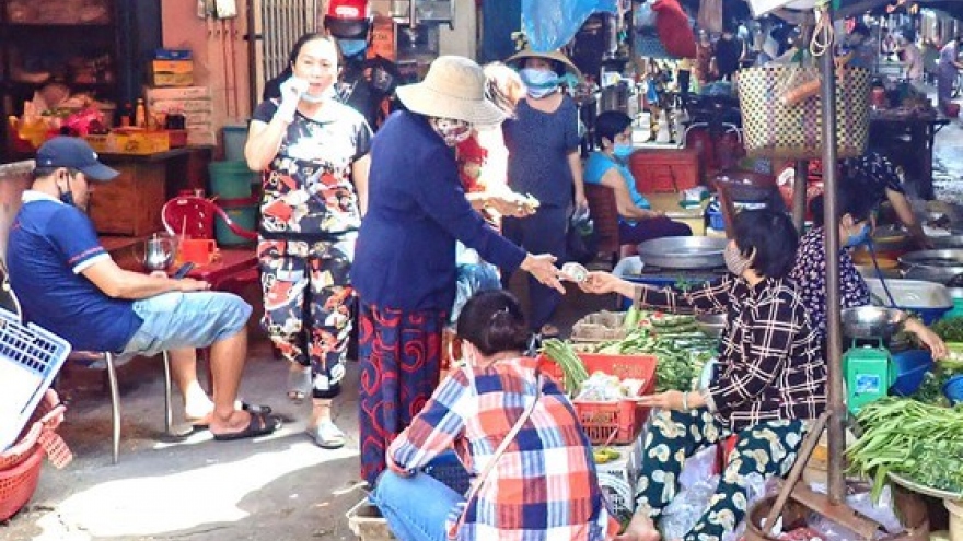 Strict COVID-19 preventive measures needed at HCM City's markets