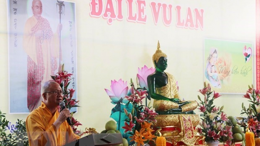 OVs in Laos celebrate Buddhist Vu Lan festival
