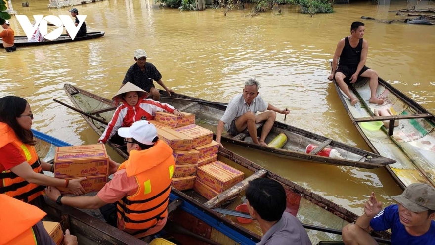 More relief supplies to flood-hit localities in Vietnam