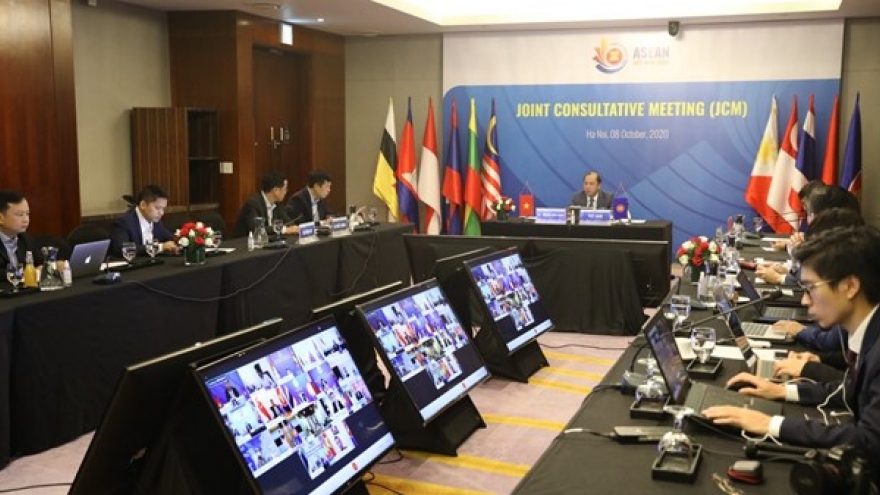 Joint Consultative Meeting discusses preparations for 37th ASEAN Summit