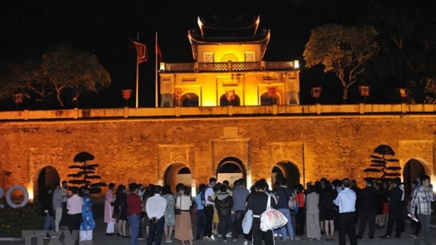 Evening tour to introduce visitors to the best of Thang Long Imperial Citadel