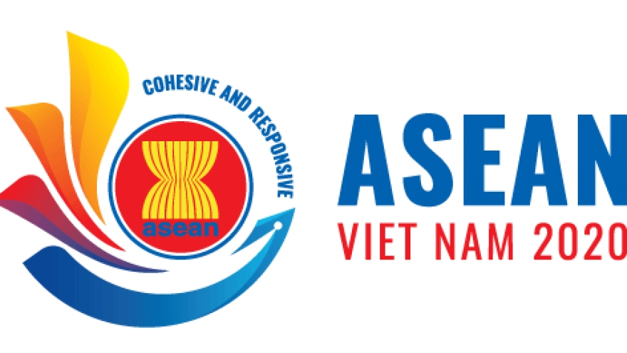 Singapore press highlight Vietnamese success ahead of ASEAN Summit