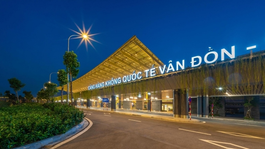 Van Don Airport wins big at World Travel Awards