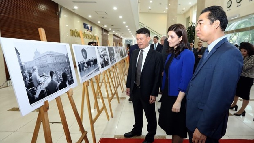 Photo exhibition marks 70 years of Vietnam-Bulgaria friendship