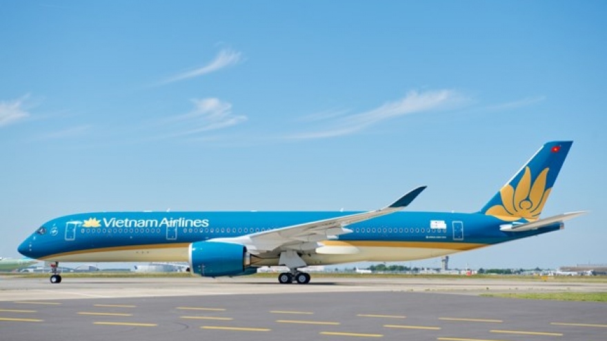 Vietnam Airlines wins three prestigious travel awards
