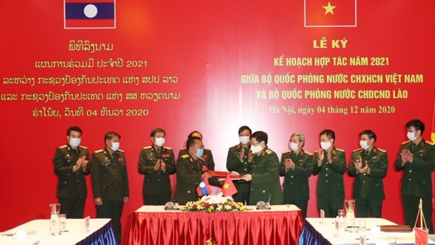 Vietnamese, Lao defence ministries ink cooperation plan for 2021
