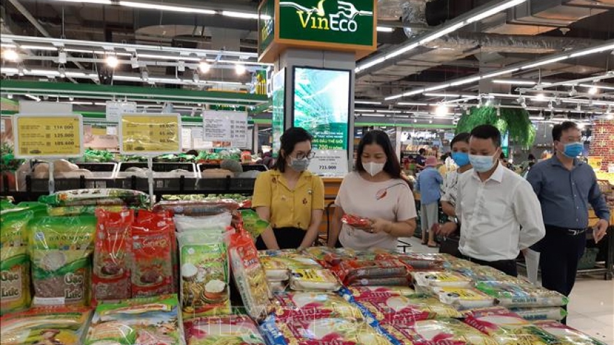 Hanoi pledges sufficient commodities for upcoming Tet