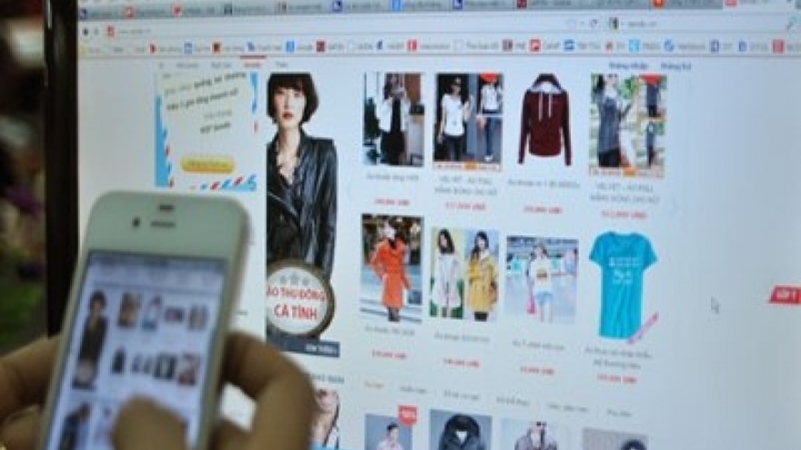 Online sales boom as Tet approaches