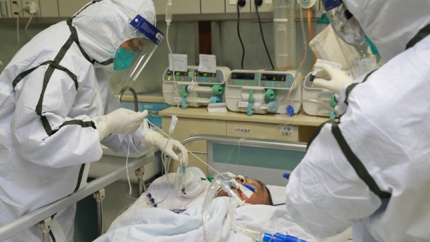 ECMO therapy considered for Hanoi coronavirus patient