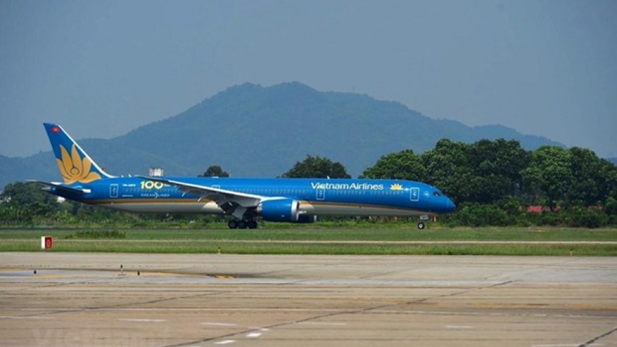 Airlines adjust flights due to bad weather in Hanoi