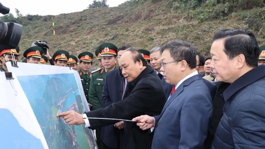 Construction of expanded Hoa Binh hydropower plant kicks off