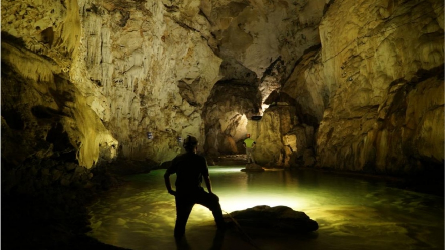 British cave experts invited to design cave tours in Thai Nguyen province