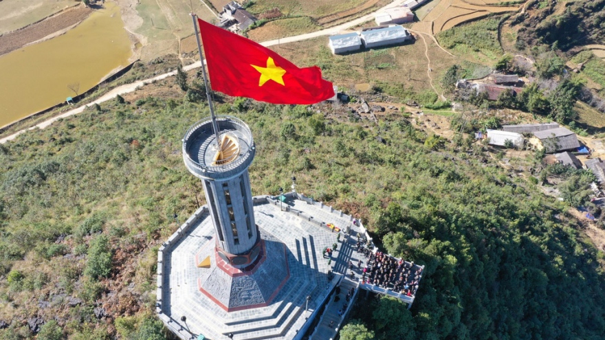 Seven flag towers popular with visitors in Vietnam