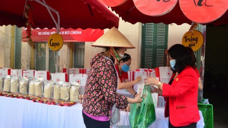 Over VND3.5 billion channeled into charity market for Tet