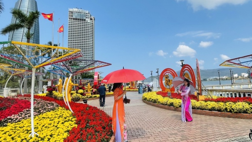Da Nang welcomes over 30,000 visitors throughout festive period