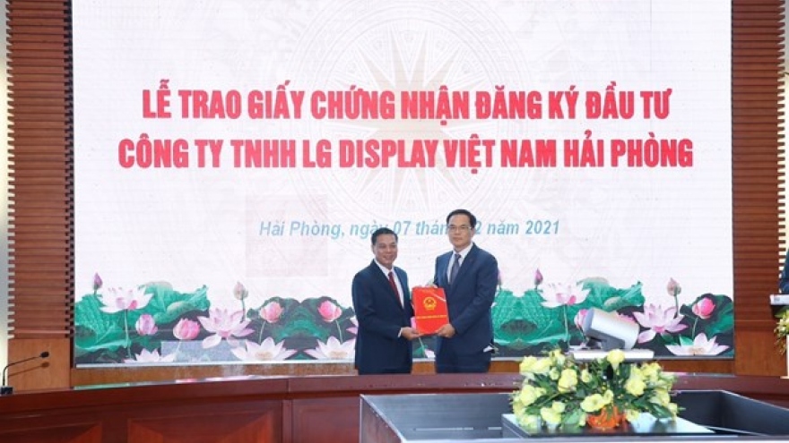 Hai Phong grants investment approval to LG Display’s project