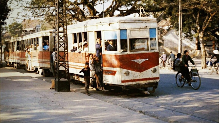 Model tram brings back feelings of a bygone era in Hanoi 