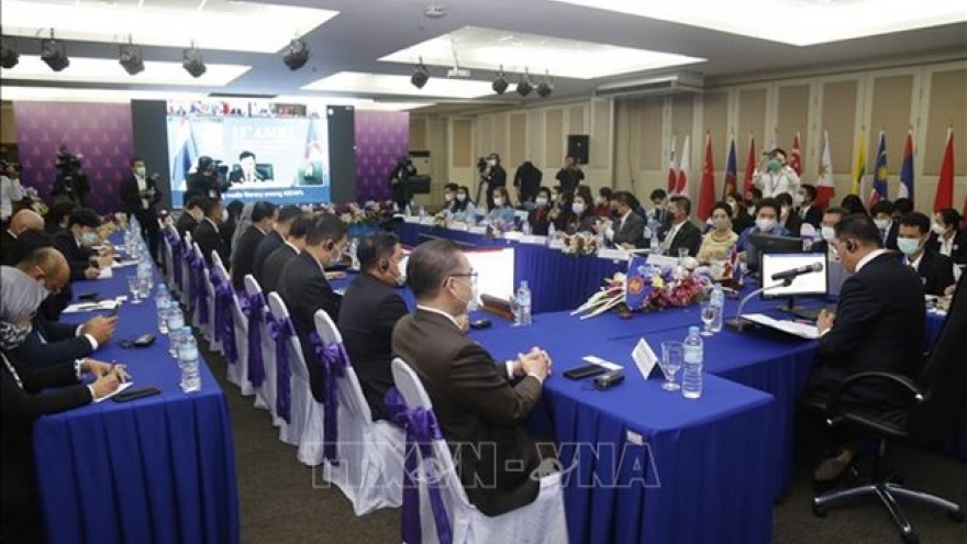 ASEAN information ministers discuss digital community