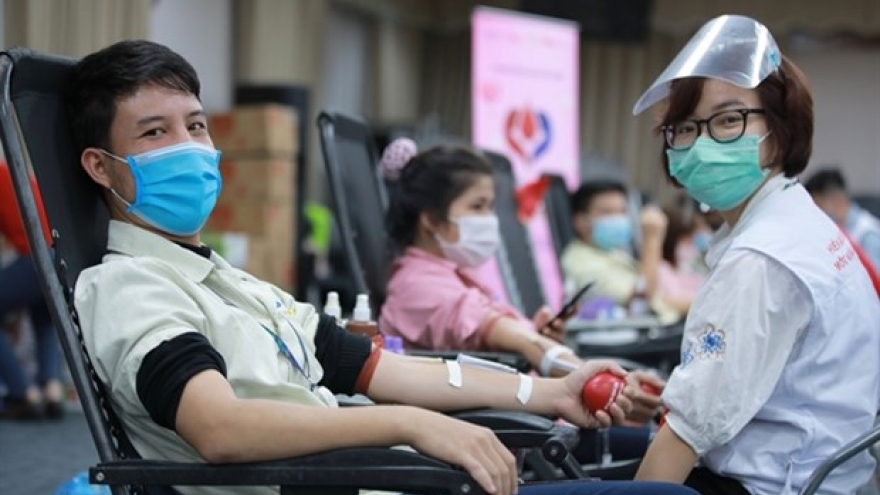 Samsung Vietnam’s employees donate nearly 100,000 units of blood since 2010