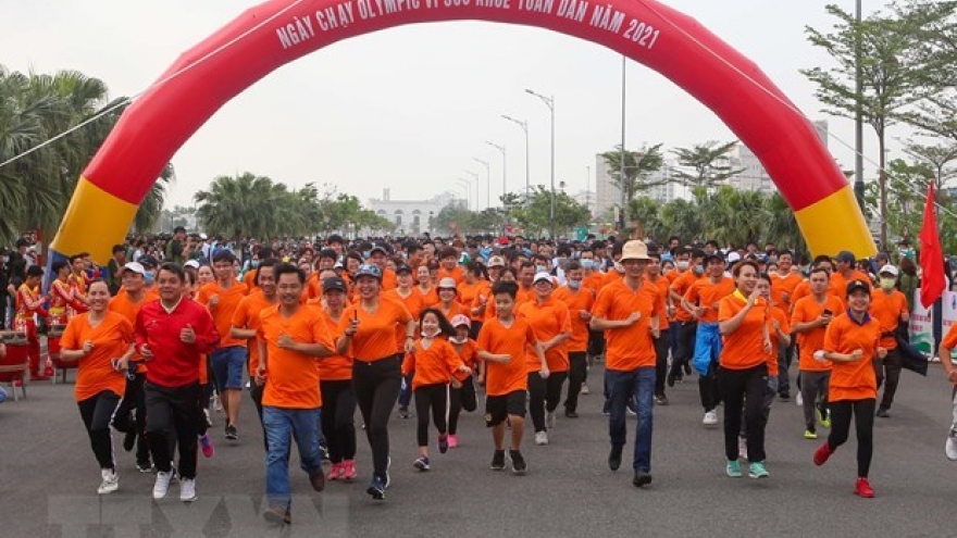 Over 1,500 people take part in running day in Da Nang