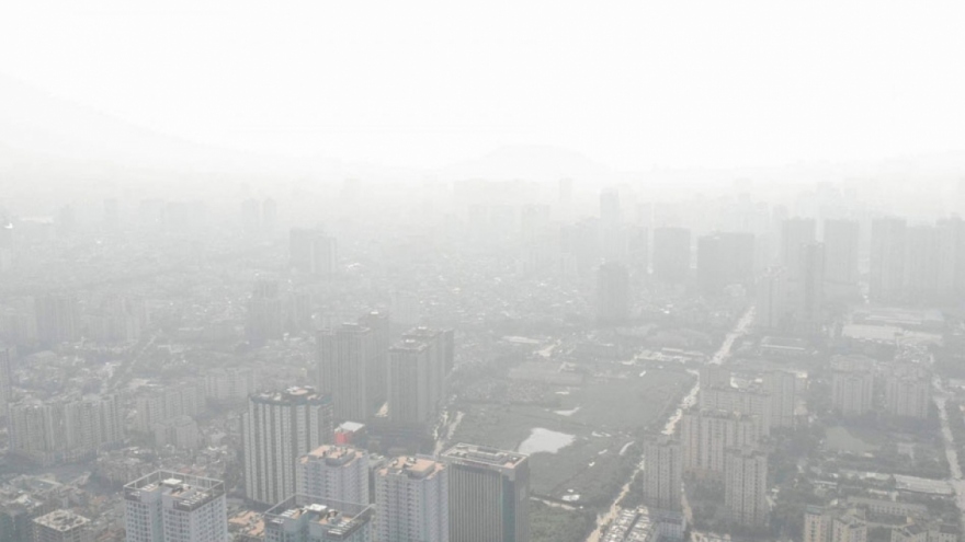 Air quality worsens as thick haze descends on Hanoi capital