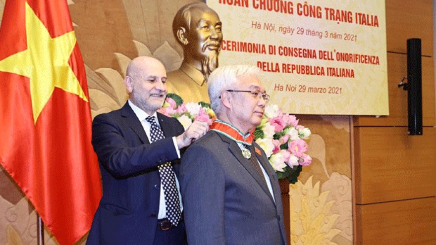 Vietnamese official honoured with Italy’s Order of Merit