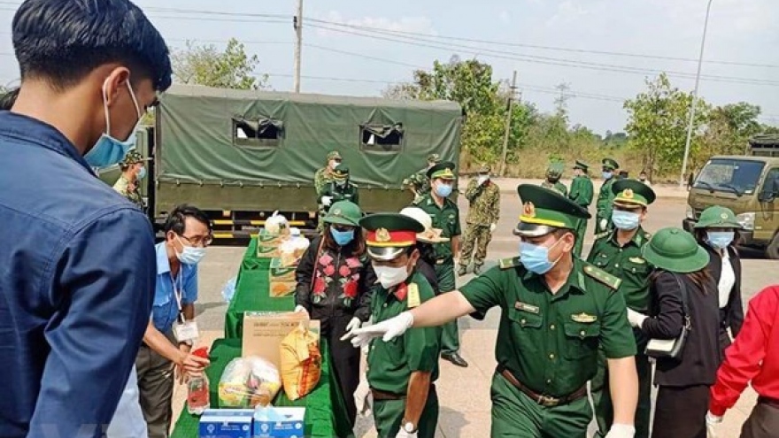 Vietnamese Cambodians receive relief aid amidst COVID-19