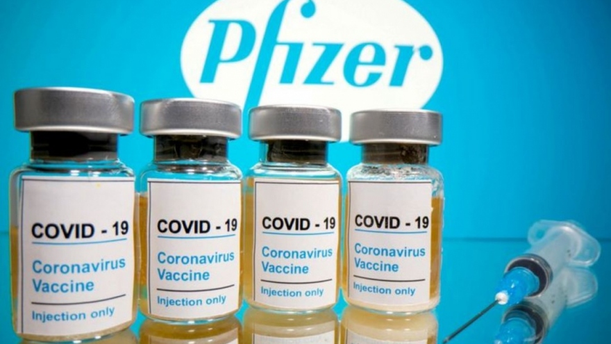 When will foreigners in Vietnam receive COVID-19 vaccine shot?