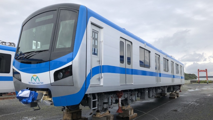 Japanese metro trains shipped for HCM City metro line No1