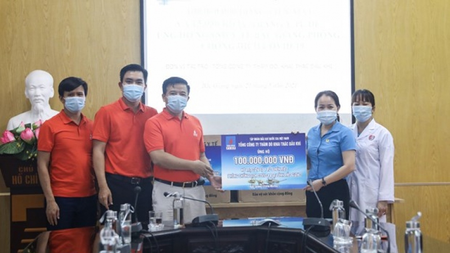 PetroVietnam donates VND30 billion to COVID-19 vaccine fund