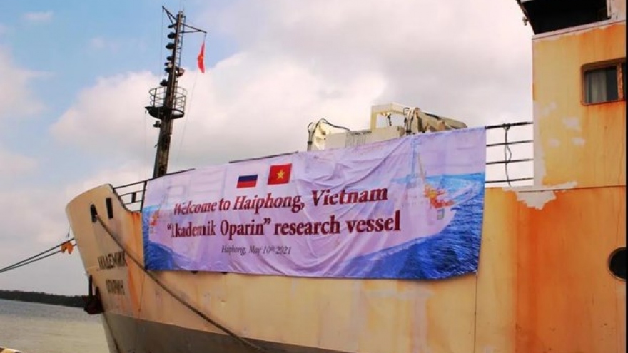 Vietnamese, Russian scientists conduct joint survey in East Sea