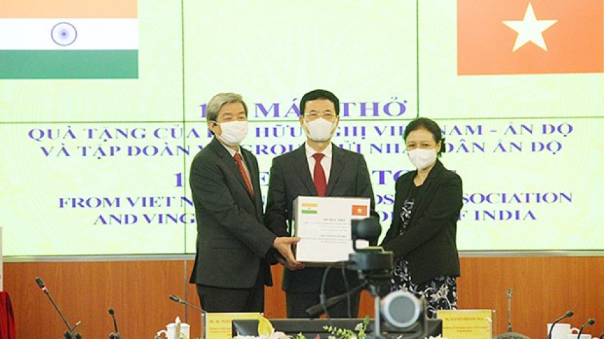 Vietnamese friendship association donates over 100 ventilators to India