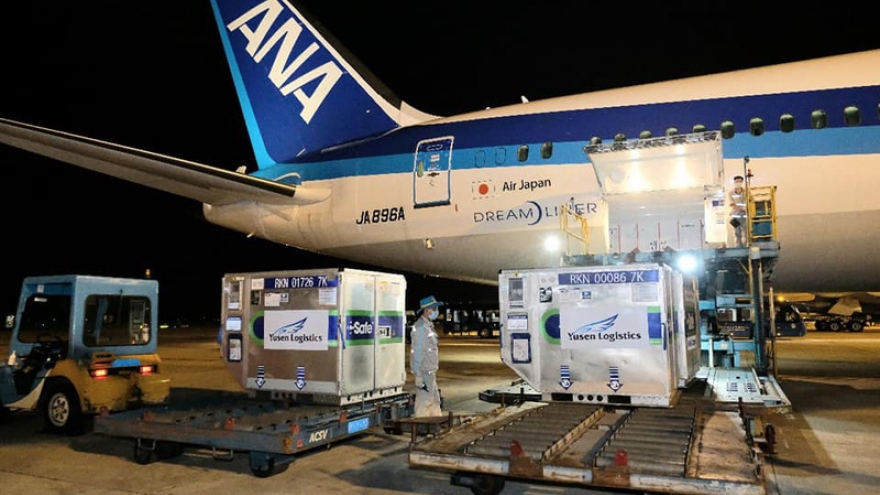 Japanese donated COVID-19 vaccine batch arrives in Vietnam