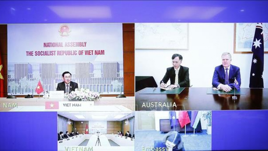 Vietnam, Australia legislators hold talks, look to double bilateral trade