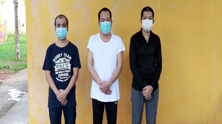 Three men prosecuted for arranging illegal exit for foreigners in Vietnam