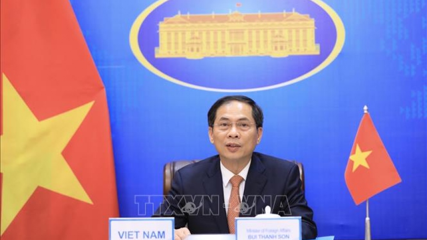 Promoting economic diplomacy to fulfill dual goal amid widespread COVID-19