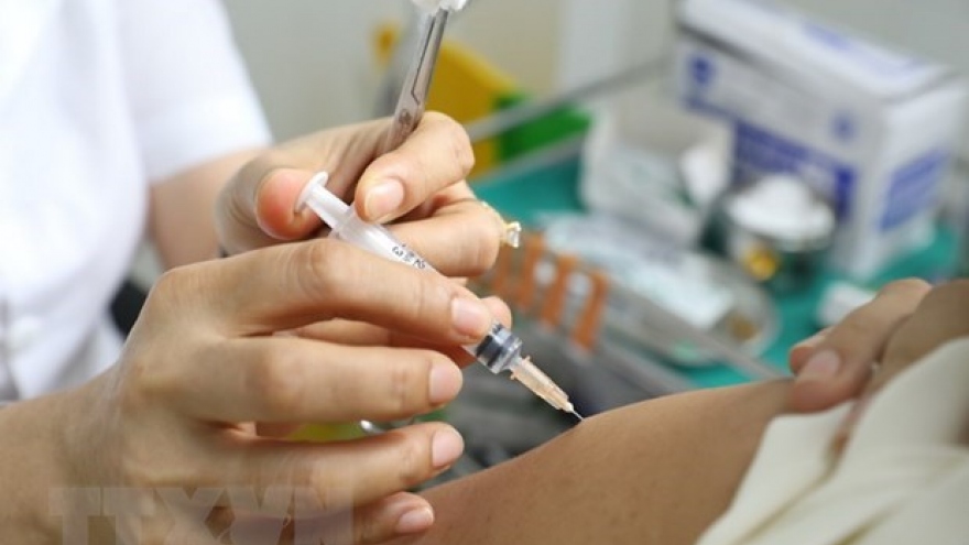 Employees of foreign NGOs in Vietnam vaccinated against COVID-19
