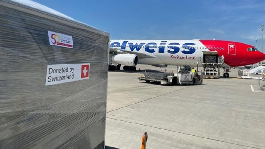 Switzerland offers 13 tonnes of medical supplies to Vietnam