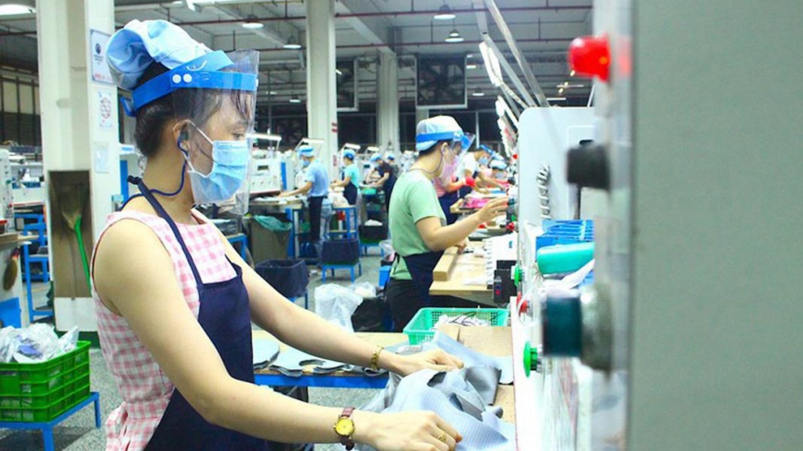 Jump in COVID-19 cases to weigh on Vietnam’s economic recovery, says Fitch Ratings