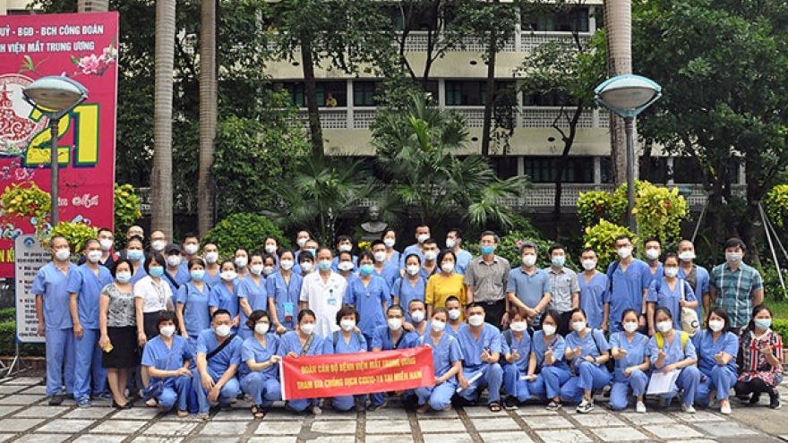 Hanoi sends medical workers to support HCM City in COVID-19 fight