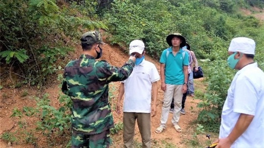 Quang Ninh hands over wanted Chinese man to China